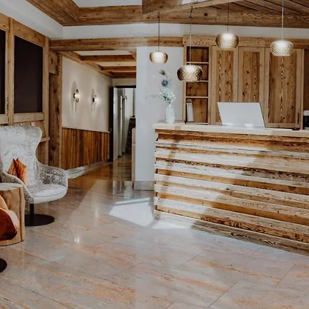 Adler - Paulas Alb ホテル エーインゲン