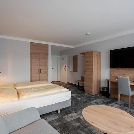 Adler - Paulas Alb ホテル 4*