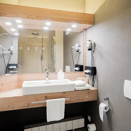 Hotell Adler - Paulas Alb 4*