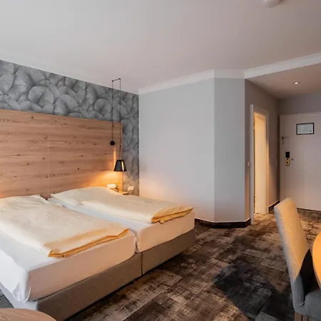 Adler - Paulas Alb エーインゲン