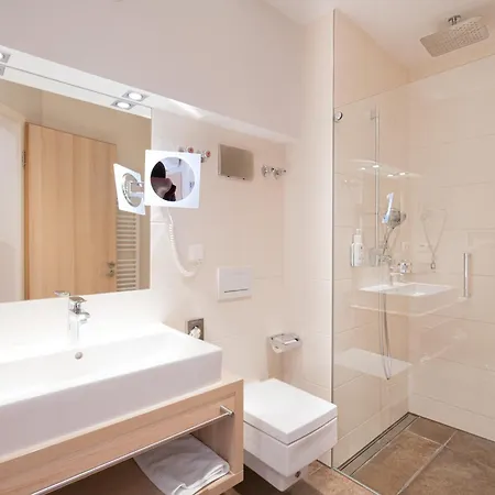 ホテル Adler - Paulas Alb エーインゲン