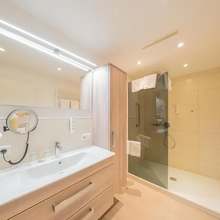 Hotell Adler - Paulas Alb