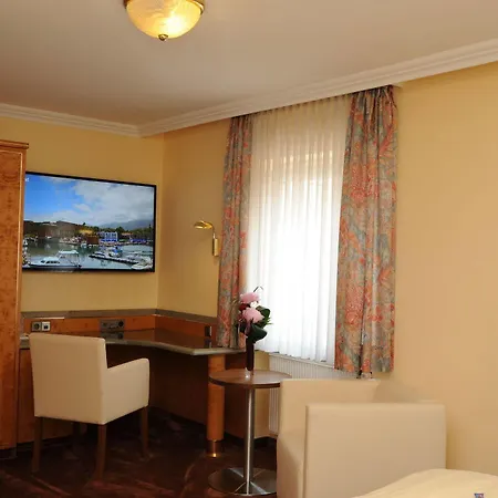 Adler - Paulas Alb 4* エーインゲン