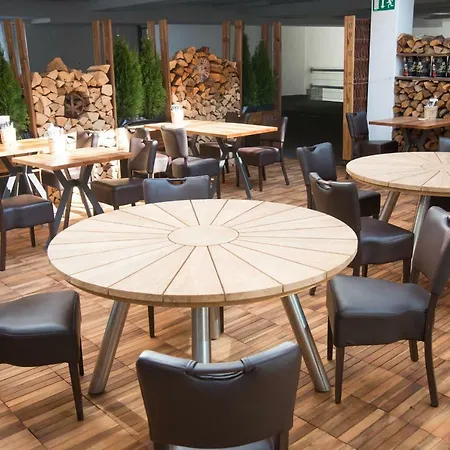 Adler - Paulas Alb 4* エーインゲン