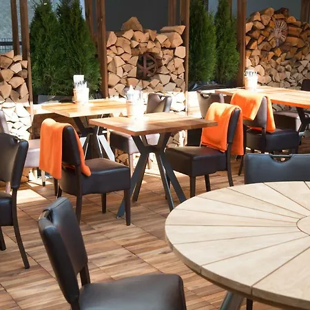 Adler - Paulas Alb 4* エーインゲン