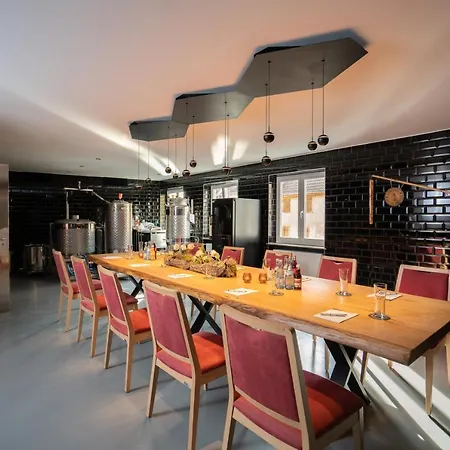 Adler - Paulas Alb 4* エーインゲン