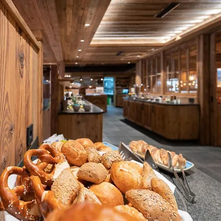 Hotell Adler - Paulas Alb 4*